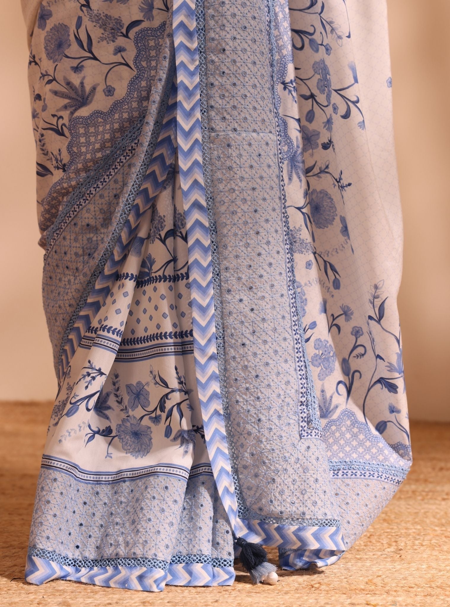 Niri Lawn White Saree