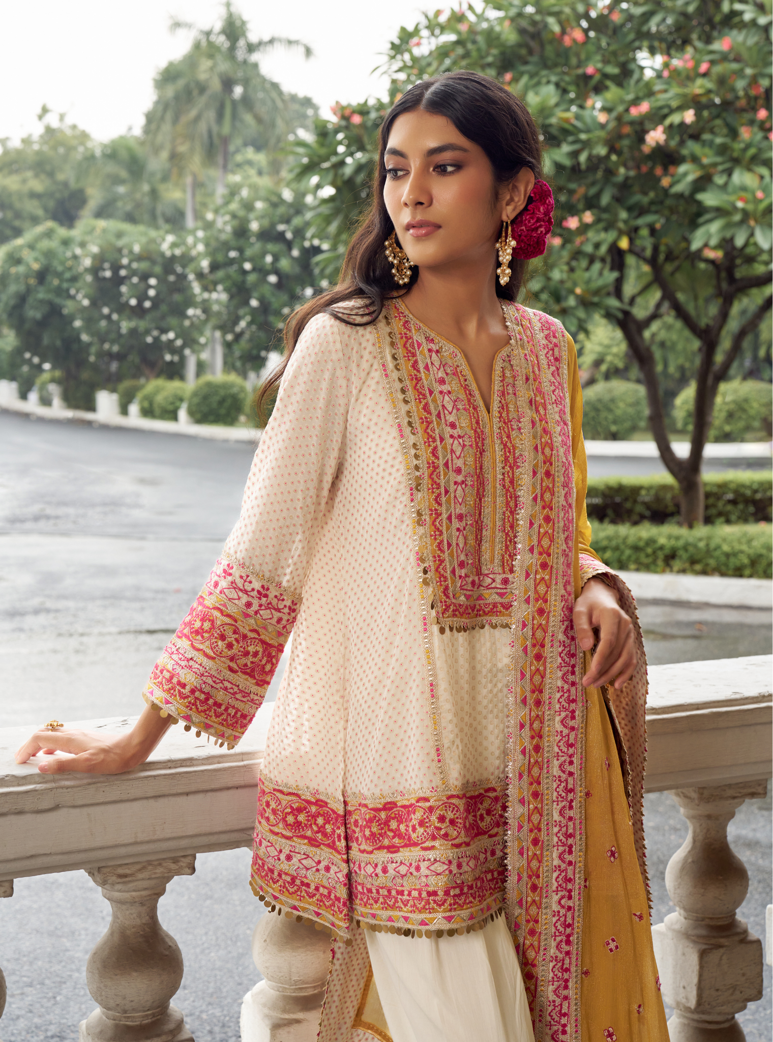 Utsavi Off White Banarasi Kurta With Farshi Salwar