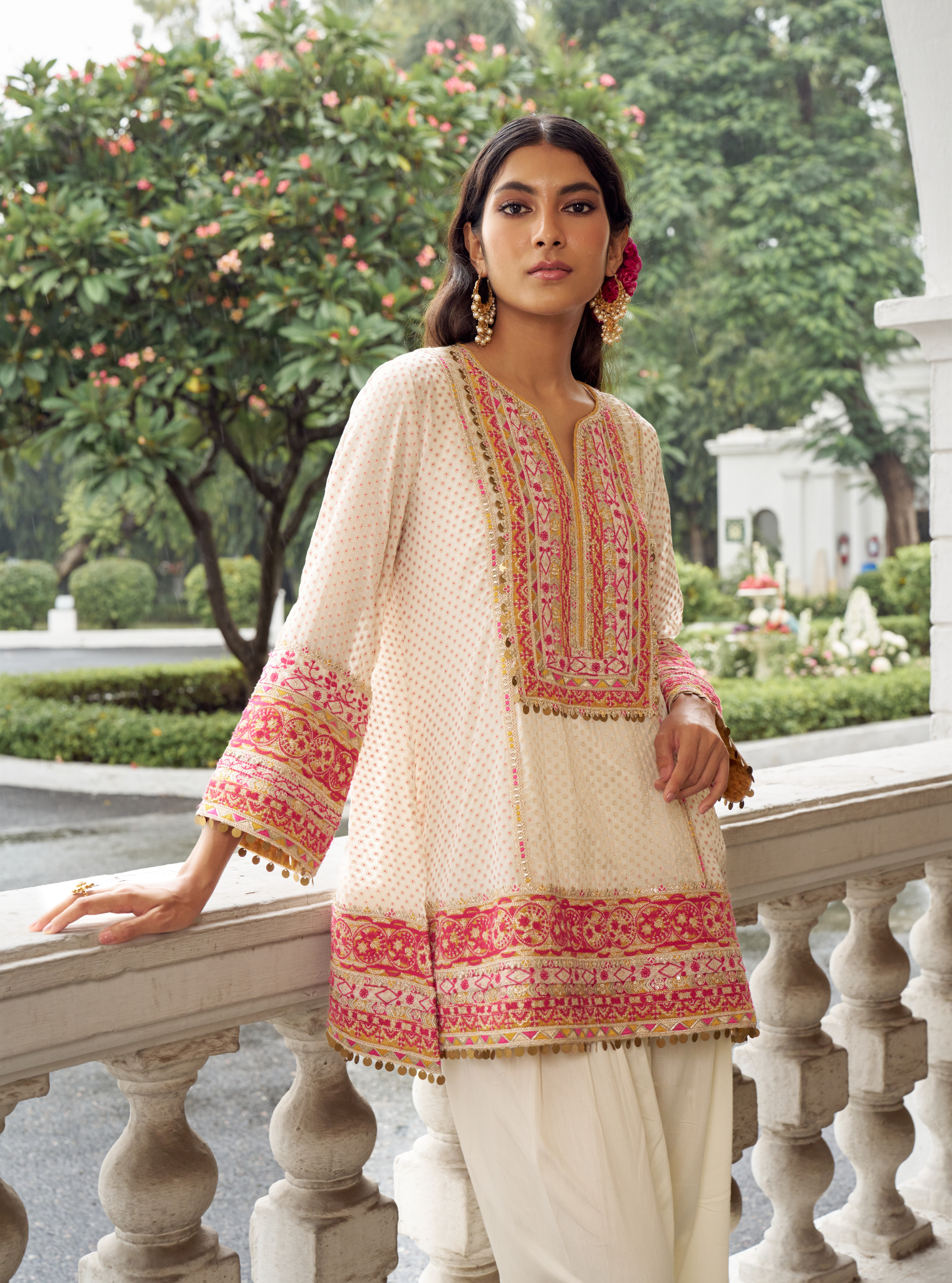 Utsavi Off White Banarasi Kurta With Farshi Salwar