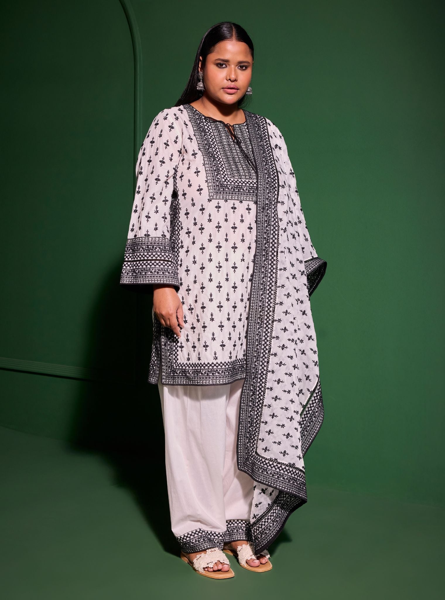 Mulmul Cotton Sree Off White Kurta With Mulmul Cotton Sree Off White Salwar