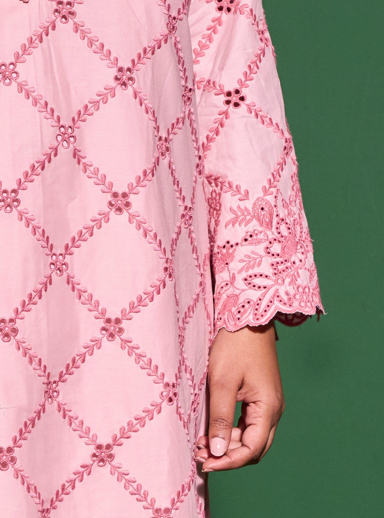 Mulmul Cotton Eesvari Light Pink Kurta With Mulmul Cotton Eesvari Light Pink Pant