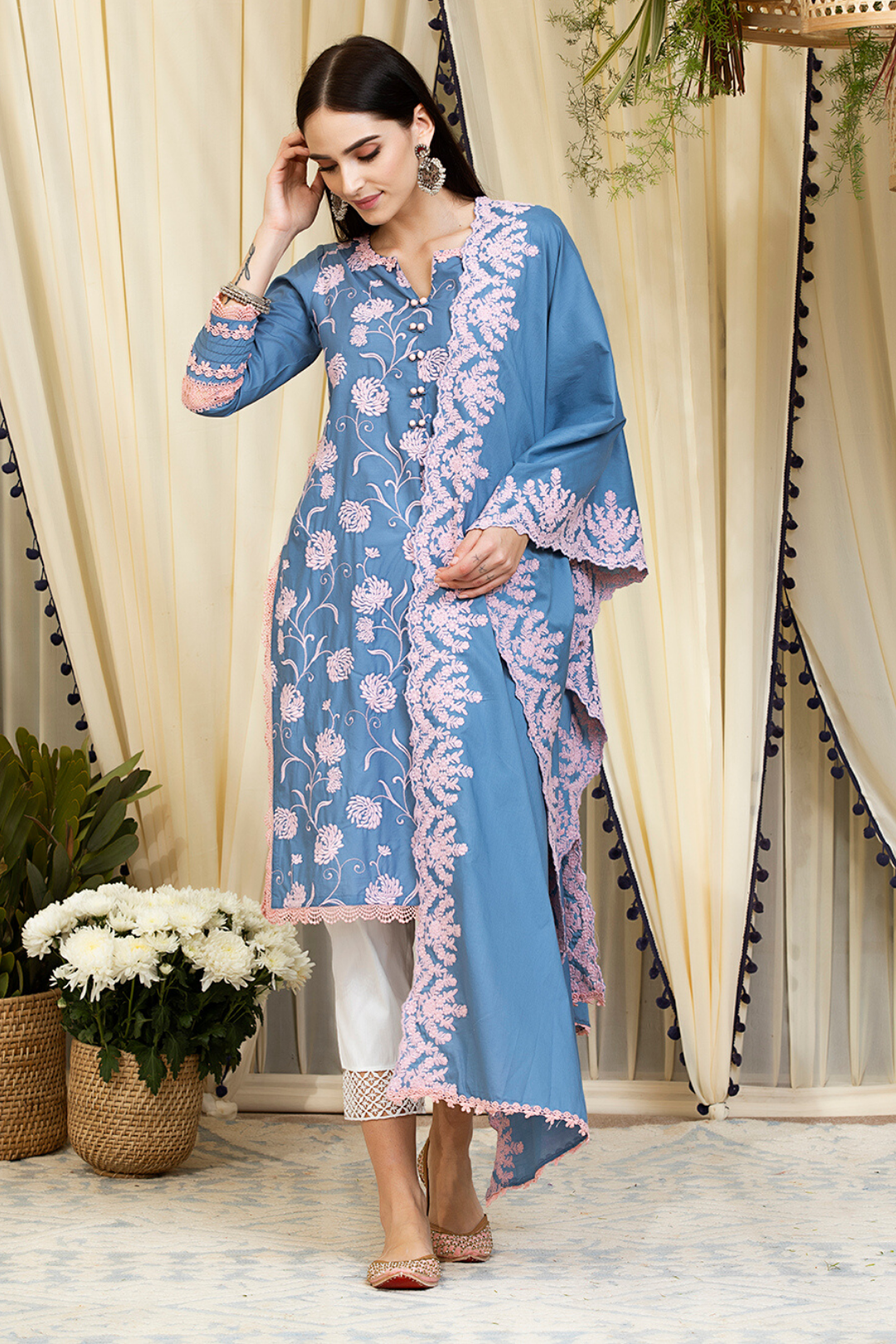 Mulmul Supima Cotton Emb. Border Dupatta