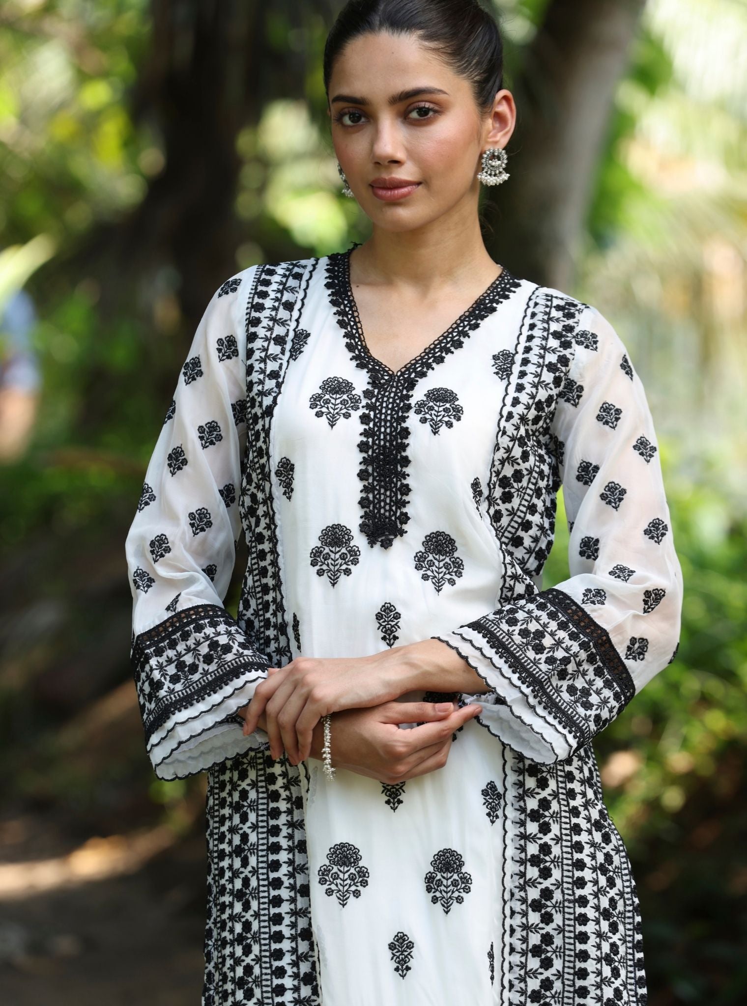 Kari Organza White Kurta Set