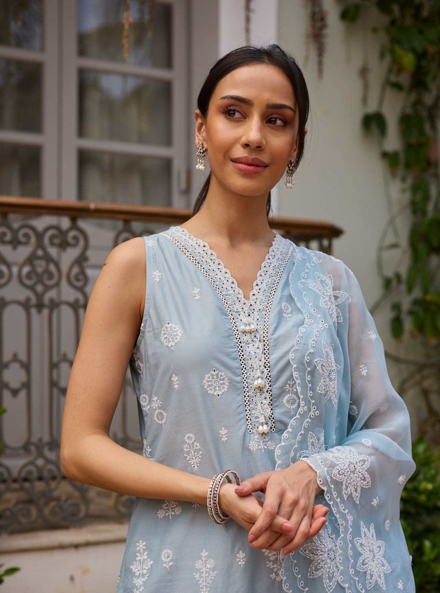 Zoa Supima Cotton Blue Kurta With Supima Cotton Zeyaara White Pant