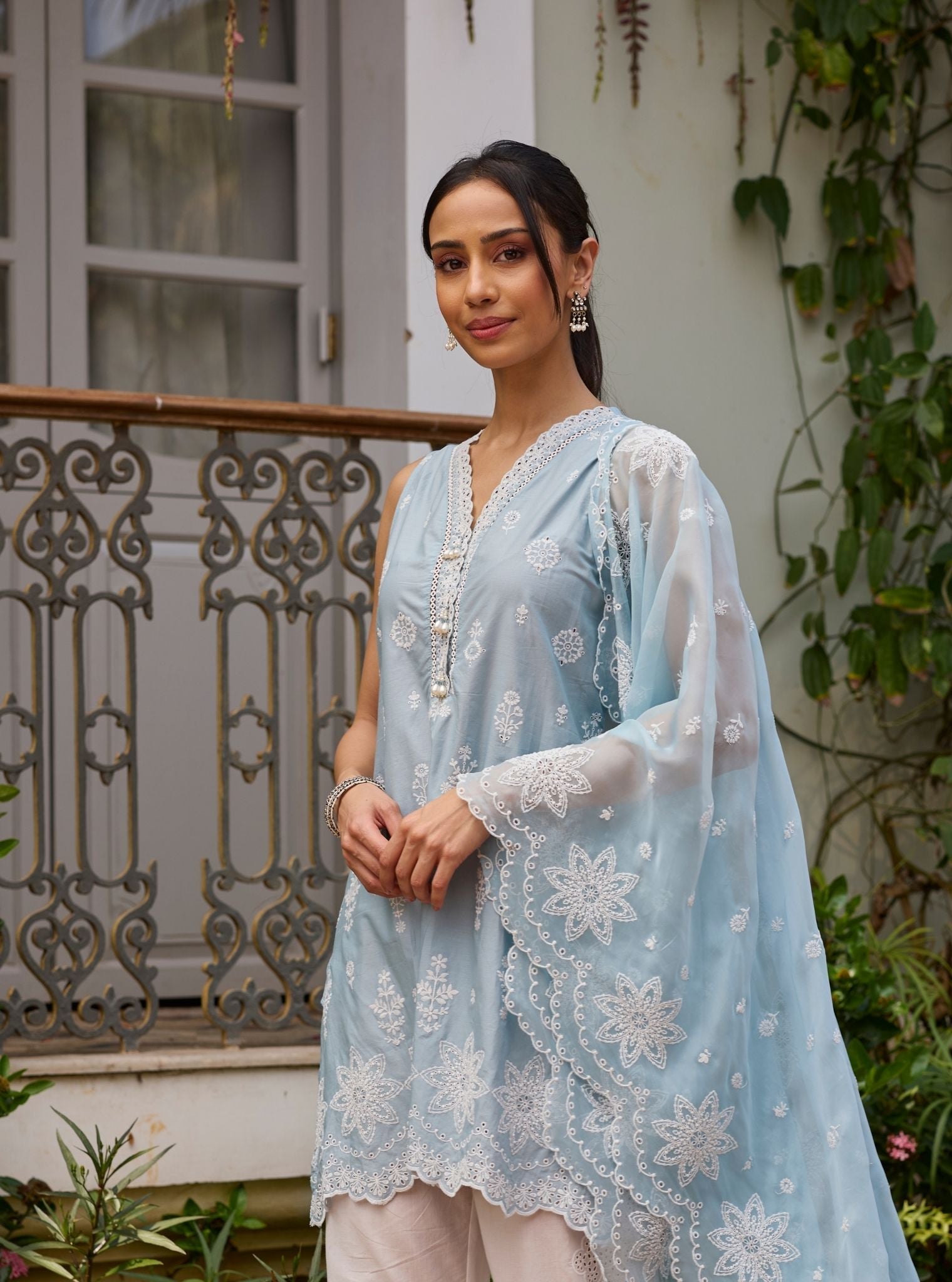 Zoa Supima Cotton Blue Kurta With Supima Cotton Zeyaara White Pant