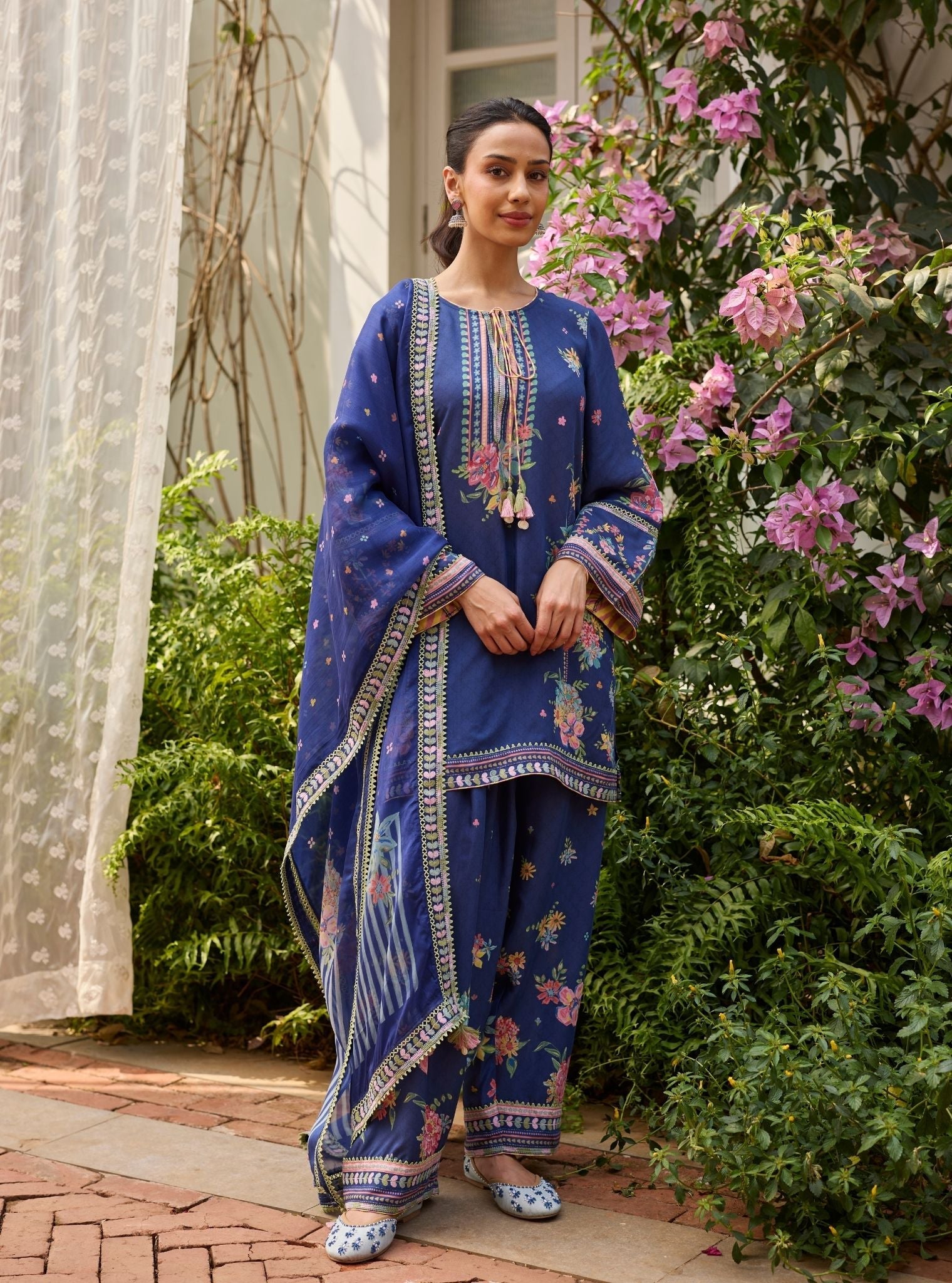Enaara Lawn Navy Kurta With Farshi Salwar