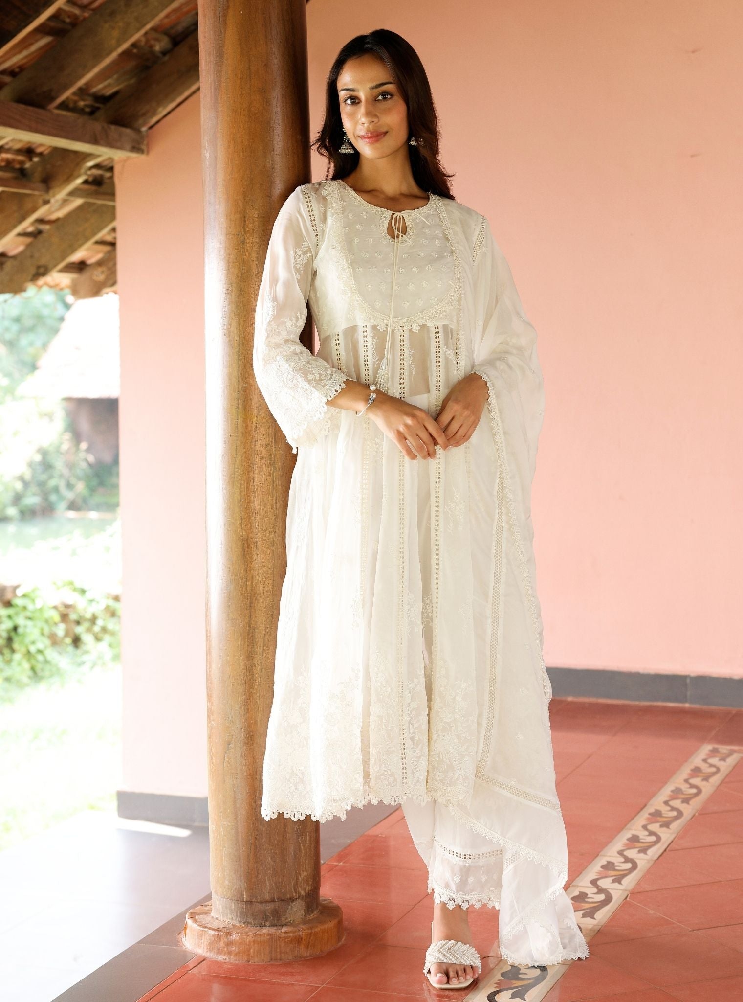 Mulmul Organza Seirah White Dupatta